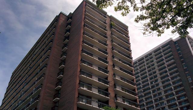 5901 N Sheridan Rd. #1D, Chicago, IL 60660