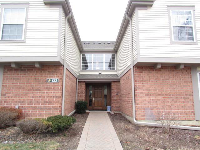 132 White Oak Ct. #4, Schaumburg, IL 60195