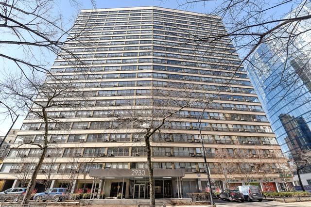 2930 N Sheridan Rd. #1203, Chicago, IL 60657