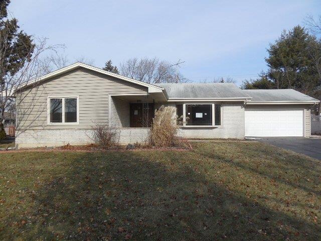 388 King Ln., Des Plaines, IL 60016