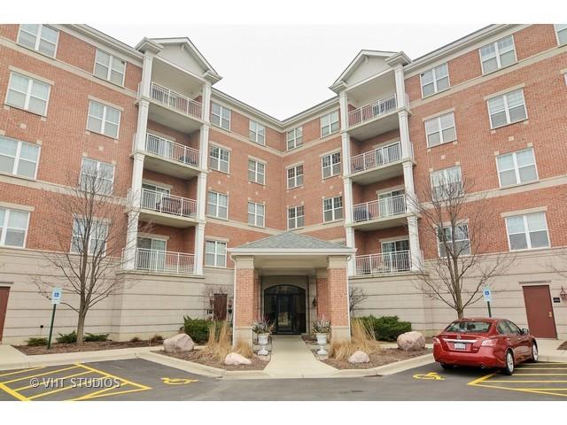 153 Pointe Dr. #402, Northbrook, IL 60062