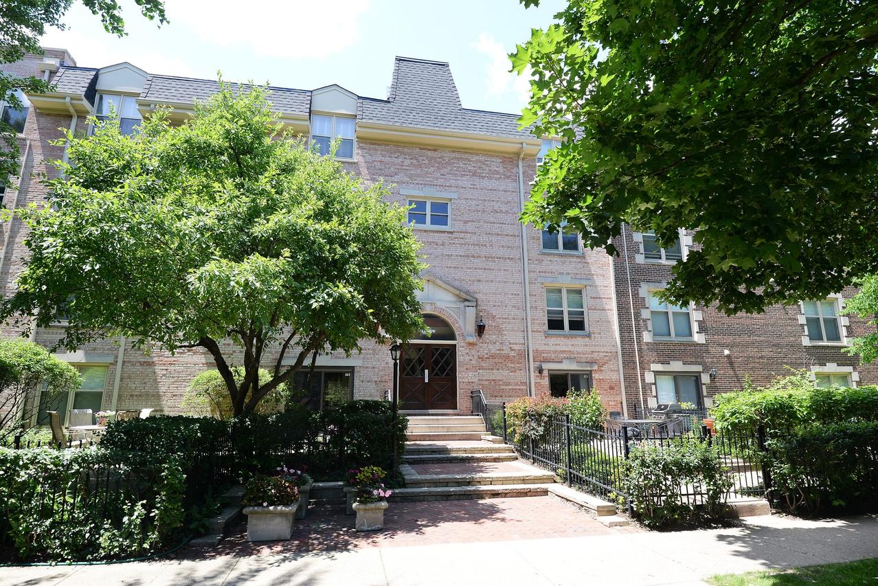 860 Forest Ave. #C, Evanston, IL 60202
