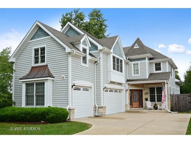 222 Monument Ave., Barrington, IL 60010