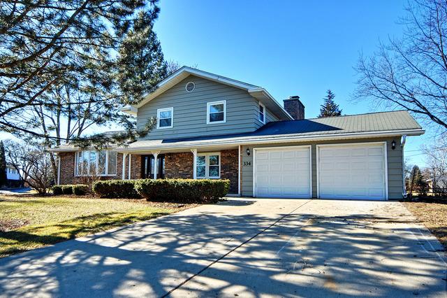 334 Blackhawk Dr., Schaumburg, IL 60193