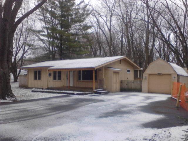 1807 Beechnut Dr., Holiday Hills, IL 60051