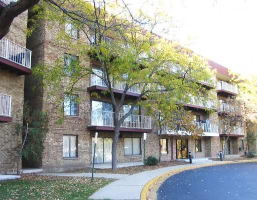 5400 Astor Ln. #308, Rolling Meadows, IL 60008