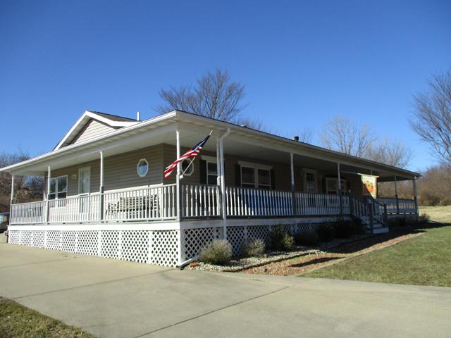 18 Birch Dr., Putnam, IL 61560