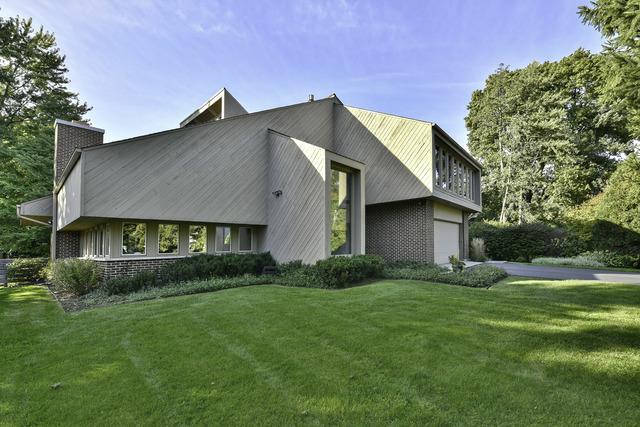 1033 Hibbard Rd., Wilmette, IL 60091