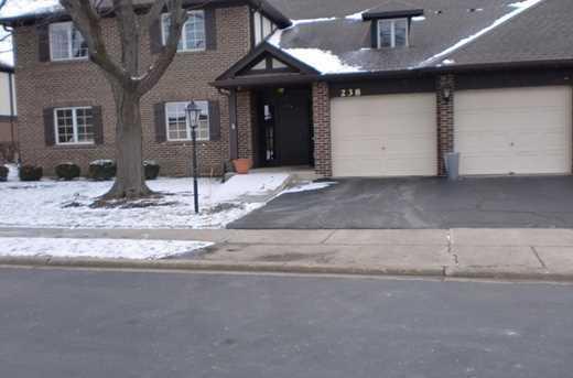 238 Brookside Ln. #D, Willowbrook, IL 60527