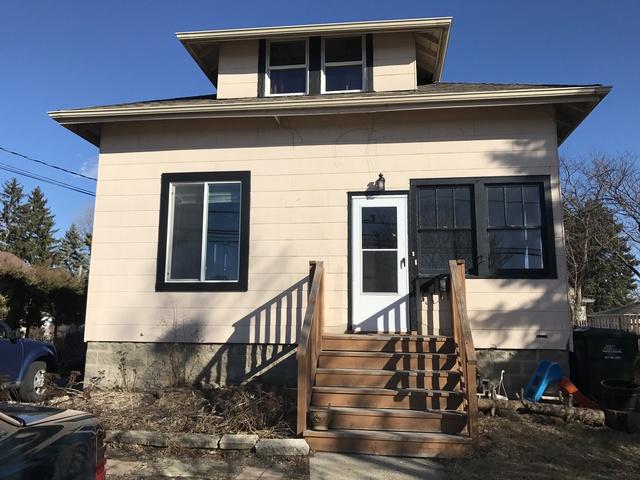 2043 Maple St., Des Plaines, IL 60018
