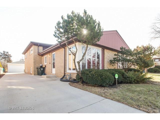 9509 Ozanam Ave., Morton Grove, IL 60053