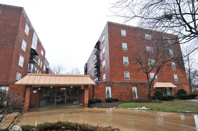 460 W Downer Pl. #5E, Aurora, IL 60506