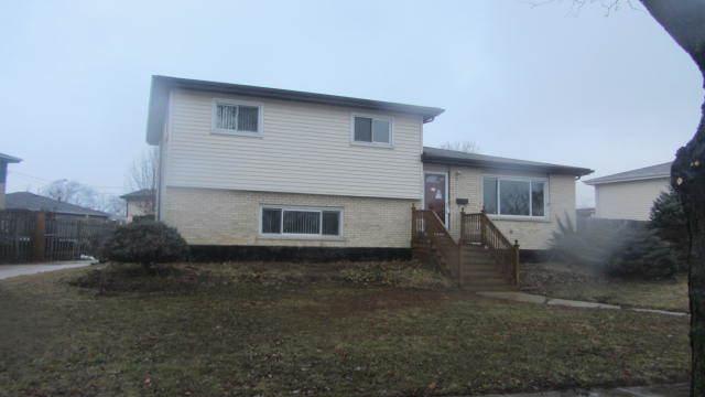 374 W Park Ave., Addison, IL 60101