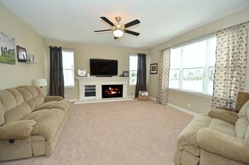 905 Jessamine Dr., Oswego, IL 60543