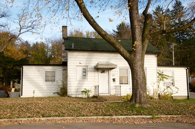 107 S Van Buren St., East Dundee, IL 60118