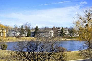 1025 N Glenview Ct., Palatine, IL 60067