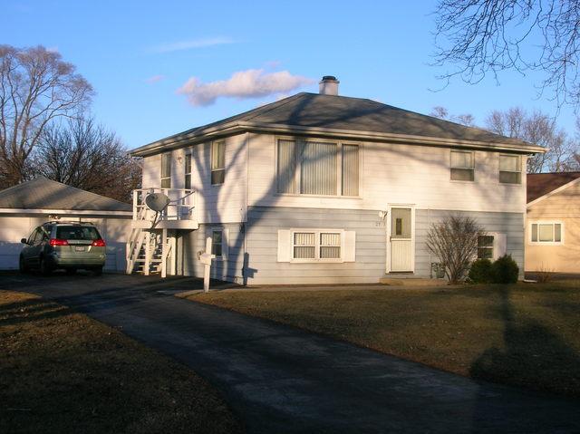 2917 Cardinal Dr., Rolling Meadows, IL 60008