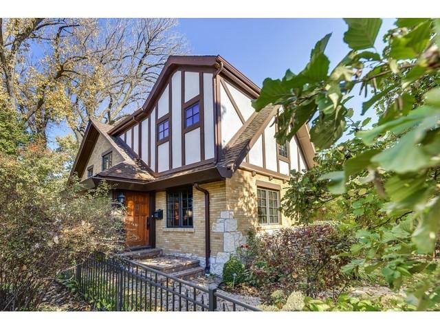 1936 Thornwood Ave., Wilmette, IL 60091