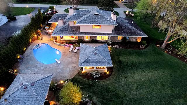 22W309 Elmwood Dr., Glen Ellyn, IL 60137