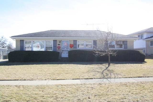 703 Berkshire Ln., Schaumburg, IL 60193