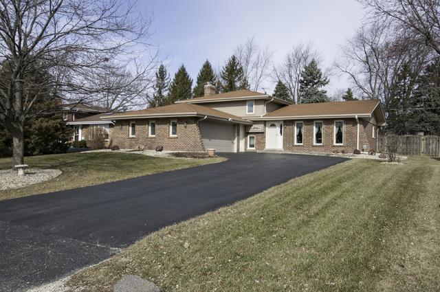 451 Lincoln Ln., Frankfort, IL 60423