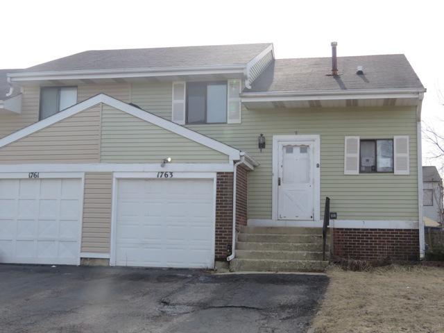 1763 De Forest Ln., Hanover Park, IL 60133