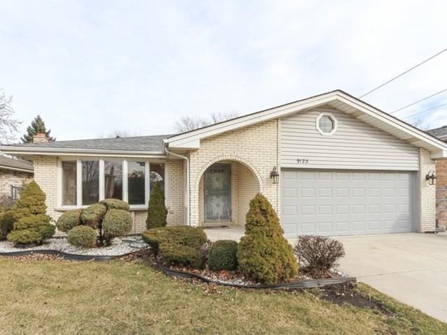 9123 Crescent Ct., Oak Lawn, IL 60453