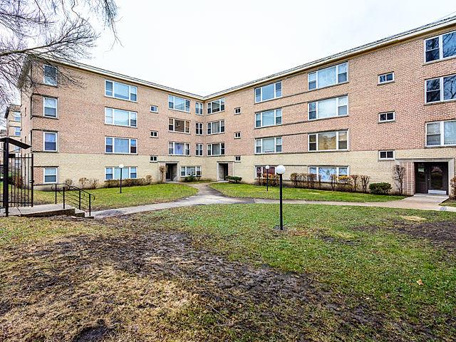6122 N Seeley Ave. #2E, Chicago, IL 60645