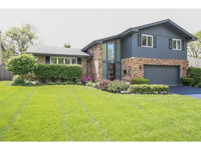 280 Stonegate Rd., Clarendon Hills, IL 60514