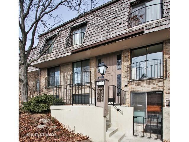 1717 Northfield Sq. #D, Northfield, IL 60093