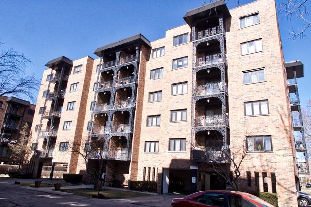 9332 Landings Ln. #302, Des Plaines, IL 60016