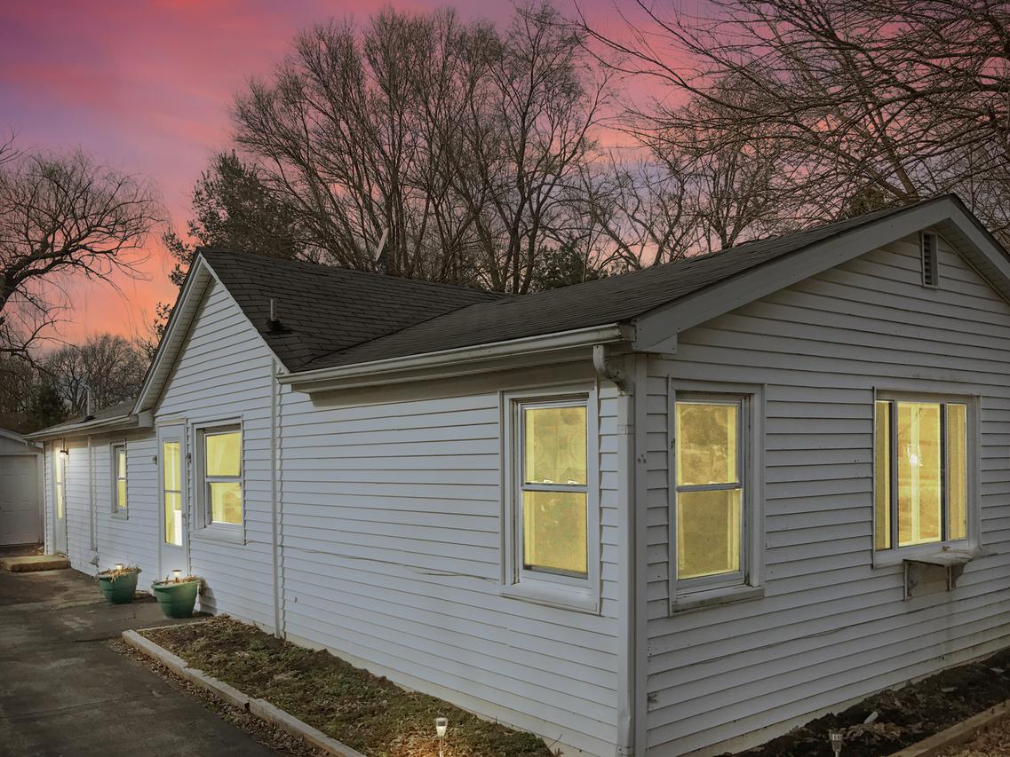 35348 Washington St., Custer Park, IL 60481