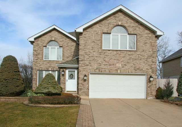 152 Washington Ct., Westmont, IL 60559