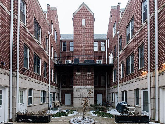 3953 N Hermitage Ave. #B, Chicago, IL 60613