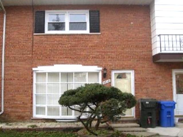 8822 Dee Rd., Des Plaines, IL 60016