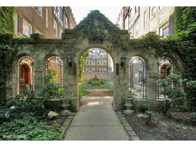 2335 W Farwell Ave. #2N, Chicago, IL 60645