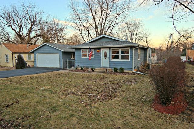 206 Oakleaf Rd., Lake In The Hills, IL 60156