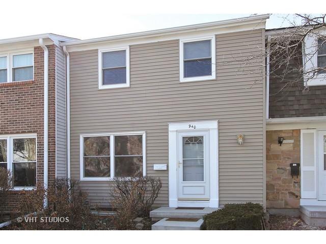 940 Cardiff Ct., Schaumburg, IL 60194