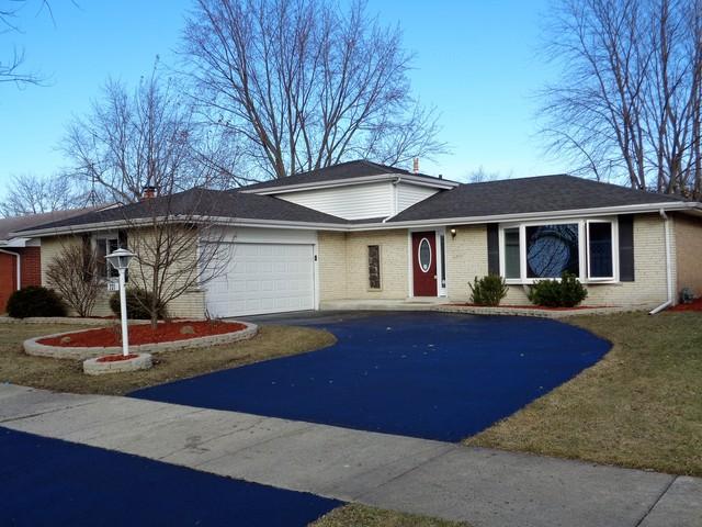 231 S Hickory St., Glenwood, IL 60425