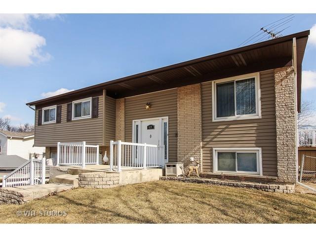 629 Fairview Ln., Schaumburg, IL 60193