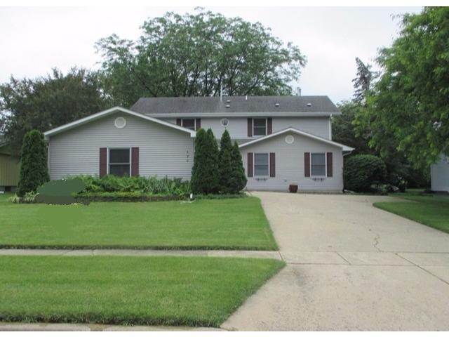 490 Lincolnshire Dr., Sycamore, IL 60178