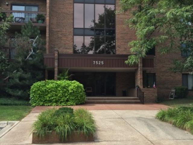 7525 Nantucket Dr. #102, Darien, IL 60561