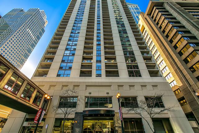 200 N Dearborn St. #1407, Chicago, IL 60601