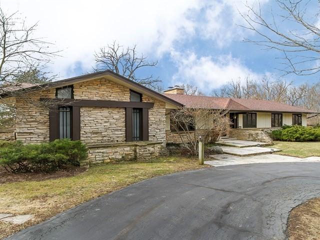 349 Old Sutton Rd., Barrington Hills, IL 60010