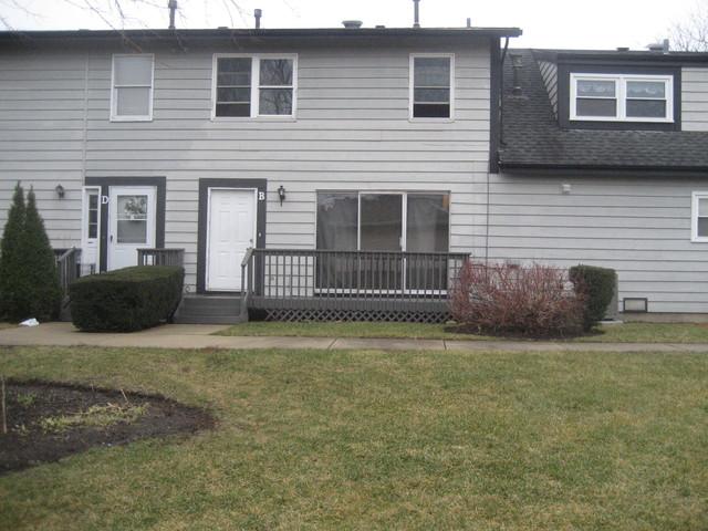 1320 Ironwood Ct. #B, Aurora, IL 60506