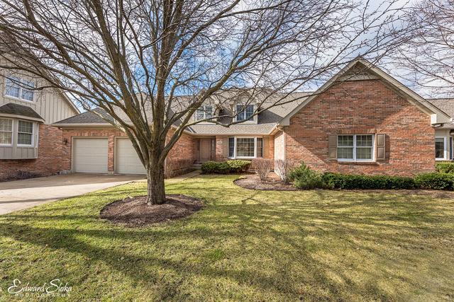 924 Wedgewood Dr., Crystal Lake, IL 60014