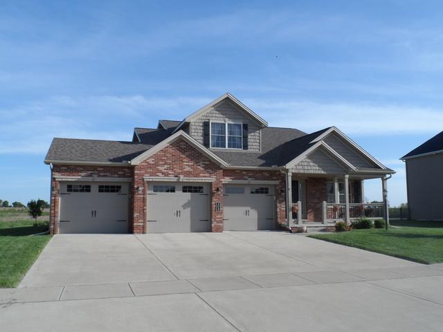 305 E Country Ridge Dr., Mahomet, IL 61853