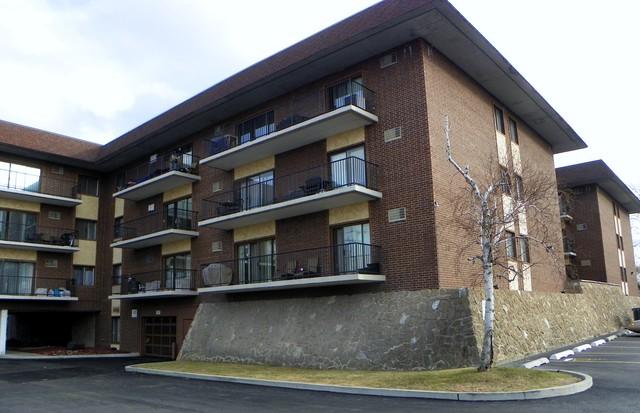 9520 Mayfield Ave. #206, Oak Lawn, IL 60453