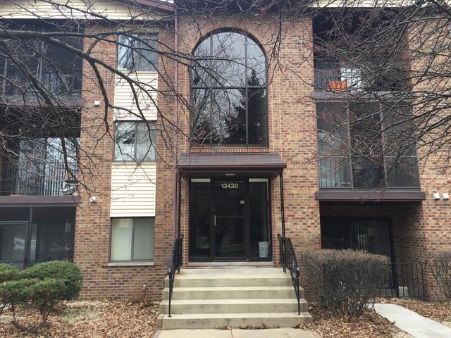 13430 W Circle Dr. #204, Crestwood, IL 60445