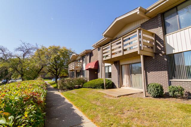 476 Raintree Ct. #1C, Glen Ellyn, IL 60137